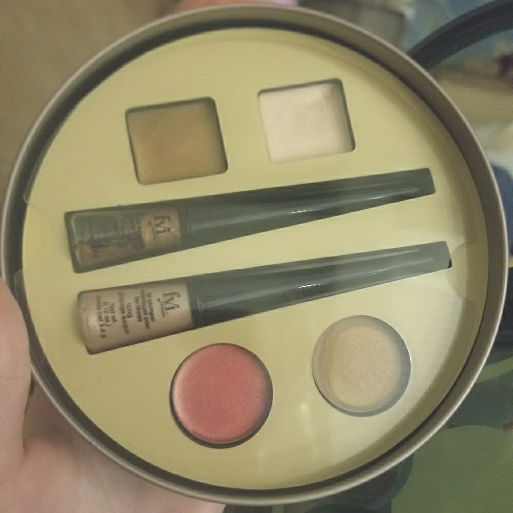 NWT Arbonne Sweet Frostings Color Palette